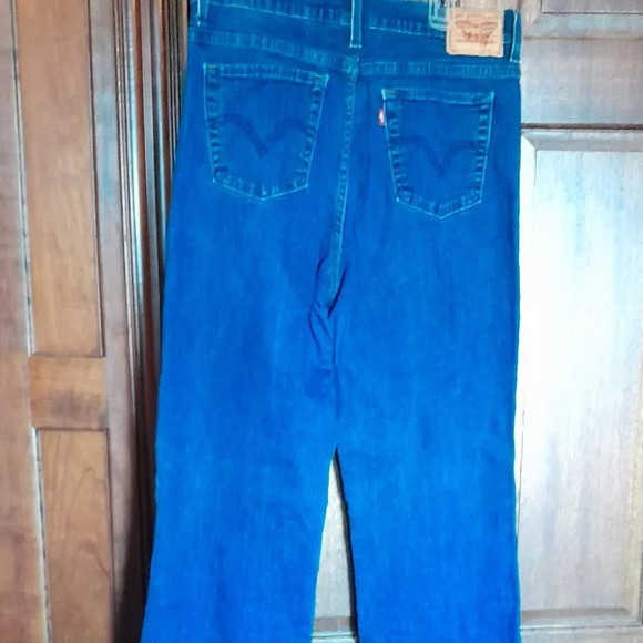 Perfectly Slimming Levis 512 Jeans - Picture 5 of 9